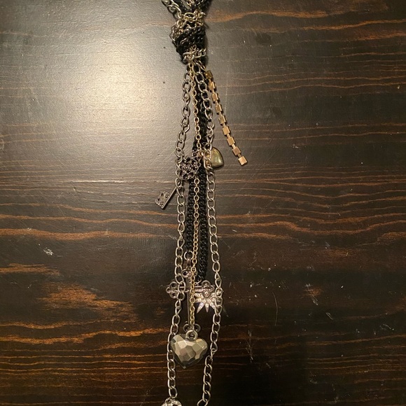 Long chain guess necklace - Picture 2 of 2